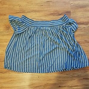 🎀 AE off shoulder top